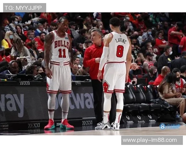 美记透露拉文德罗赞交易意向不强快船曾考虑引入埃利斯与德罗赞组合